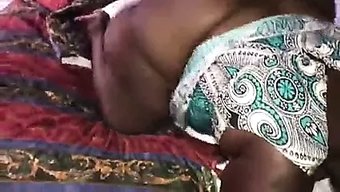 Büyük Siyah Yarrakları Profesyonel Gibi Emmek Bölüm Üç