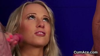 Seks Dolu Bir Kedi, Bir Orgy Sahnesinde Ağzına Dolu Dolu Boşalma Alıyor.