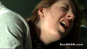 Genç Genç Samantha Bentley, Yaşlı Bir Adamla Pov Seks Yapıyor