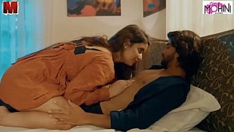 Genç Hintli Güzellik, Üvey Oğluyla Çılgın Bir Ev Yapımı Videoda.