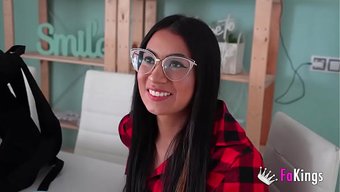 Büyük Doğal Memeli Latin Orospu Lara Rey’e Göt Sikişi.