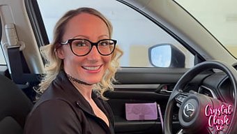 Komşu Kızı, Ateşli Üvey Annesi Tarafından Eğitiliyor