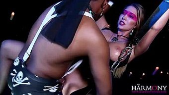 Harmony Vision'In Yüz Sikişi Ve Bdsm Ile Fantezi Dolu Üçlüsü