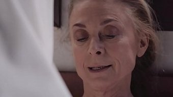 Iki Efsanevi Porno Yıldızı Rahibe Kıyafetinden Soyunuyor - Magdalene St. Michaels Ve Hartley