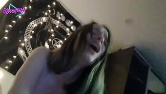 Büyük Göğüslü Köle, Hakimiyet Ve Sert Seks Tarafından Yok Ediliyor