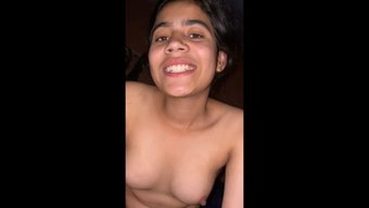 Hintli Kızın Genç Bir Adamla Seks Yaptığı Ilk Deneyim