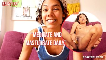 Doğal Göğüslü Güzellik Bir Günde Zevk Alıyor.