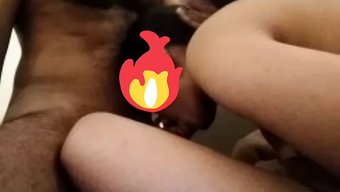 Hint Üvey Kız Kardeşinin Intikam Sikişinde Büyük Doğal Göğüslerin Ve Büyük Yarrağın Yakın Çekimi