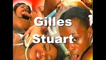 Ebony Genç, Histerik Bir Videoda Yaramazlık Yapıyor