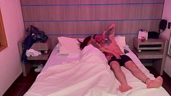 Yoğun Samimiyet, Özel Bir Alanda Şok Edici Bir Dokunuşla Sona Eriyor