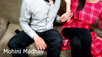 Desi Hintli Hizmetçi, Işverenine Ihanet Ediyor Ve Kariyer Gelişimi Için Patronuyla Yoğun Zevk Yaşıyor