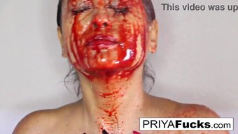 Priya Rai, Bu Videoda Solo Performans Sergileyen Ateşli Bir Milf Ve Bir Cadılar Bayramı Teması Var.