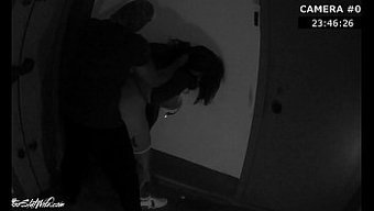 Gizli Kamera Tarafından Çekilen Esmer Gençle Halka Açık Seks