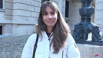 Lili Charmelle'In Vahşi Ve Kesilmemiş Seks Sahnesi Büyük Bir Yarakla