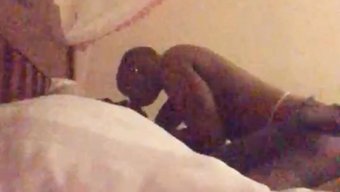 Hintli Milf, Büyük Siyah Bir Yarrağın Derin Boğaz Ve Cowgirl Yolculuğuna Çıkıyor