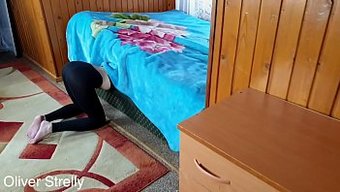 Genç Üvey Kız Kardeşim, Büyük Aletimle Ben Ve Ben Tarafından Beceriliyor Ve Içine Boşalıyoruz. Oliver Strelly