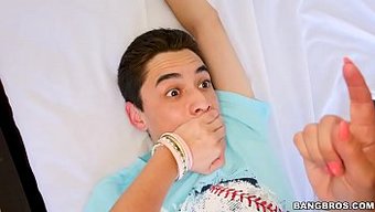 Cherie Deville'In Bu Bangbros Videosunda Olgun Oral Becerileri