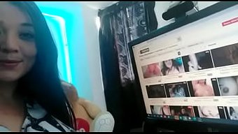 Büyük Doğal Göğüslerle Otantiklik Videosu