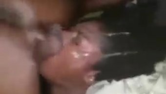 Jobi Derin Boğaz Işi Yapmak Istiyor.