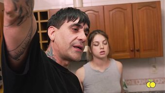 Kocama Ödeme Yapmak Zorunda Kaldım, O Yüzden Sikildim