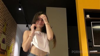 Gelmemeliydin Ama Stefany Kyler Oradaydı.