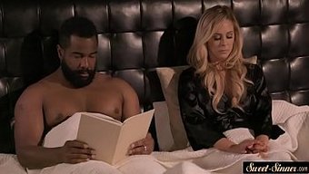 Üvey Oğlu Ve Üvey Babası Duşta Erotik Bir Karşılaşma Yaşıyorlar