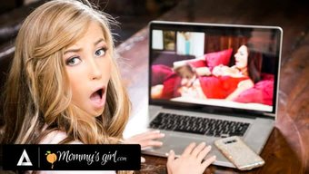 Büyük Doğal Göğüslü Milf, Oğlunu Memnun Etmedikçe Ona Söylememe Tehdidinde Bulunuyor