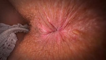 Genç Bir Kızın Kızlığı, Gece Karanlık Bir Odada Sakallı Yaşlı Bir Adam Tarafından Bozuluyordu.