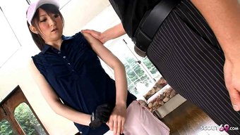 Japon Bir Öğretmenin Baştan Çıkarması, Genç Bir Öğrenciyle Tutkulu Bir Oral Seks Seansına Yol Açar