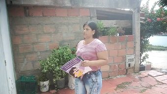 Güzel Şişman Kadınlar Güzellik Seçmelerine Katılıyor Ve Üvey Babasını Vahşi Bir Seçmelere Ikna Ediyor