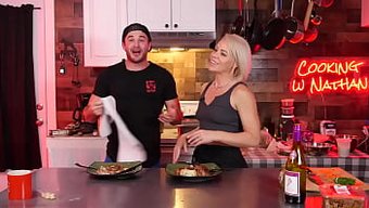 Normal Kızlarla Sikişmek Günah Değil.