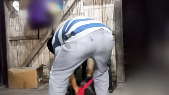 Genç Dansçı, Seçmeler Sırasında Üvey Babasını Baştan Çıkarıyor Ve Tutkulu Ayakta Seks Yapıyor