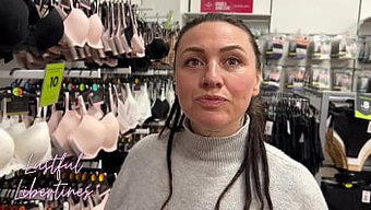 Avrupalı Güzellik, Arkadaşının Aldatan Eşiyle Buharlı Bir Işeme Kreması Içinde Tabu Karşılaşma Yaşıyor