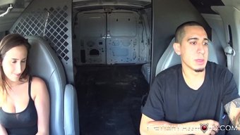 Ashley Adams, Mobil Videoda Sert Bir Sikici Tarafından Tamamen Domine Ediliyor