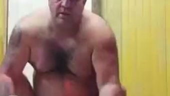 Kırsal Kesimden Gelen Güzel Ve Masum Bir Kadın Yakışıklı Bir Adamla Sevişmekten Hoşlanır.