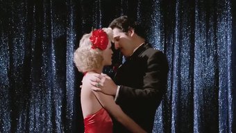 Ginger Lynn Ve Olga Lovi'Nin Yer Aldığı Zamansız Erotik Koleksiyon