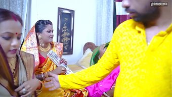 Dört Olgun Hintli Bhabhi'Nin Ilk Kez Yaşadığı Bu Deneyimde Eğlence Dorukta.