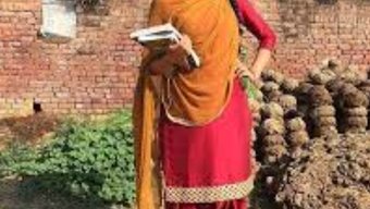 Hintli Hizmetçi, Büyük Poposunu Spermlerle Kaplıyor, Sert Seks Videosunda