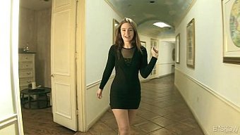 Doğal Güzellik Jodi Taylor Sert Bir Yolculuğa Çıkıyor