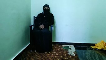 Desi Ev Kadını, Arap Sevgilisiyle Sert Seks Için Baştan Çıkarılıyor