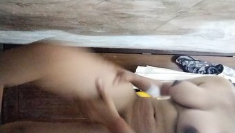 Hintli Karısı Kocasının Parmaklamasını Engelliyor