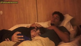 Üvey Kız Kardeşim Kucağımda Yatıyor, Ben De Bilerek Ağzına Veriyorum - Alisongonzalez X Fantasiahardcoresex