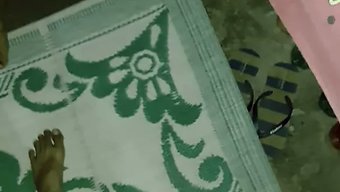 Siyahlaşmış Bengali Çift, Cinsel Arzularını Keşfediyor