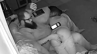 Yoğun Parmaklama, Balon Popolu Karısı Için Orgazma Yol Açıyor