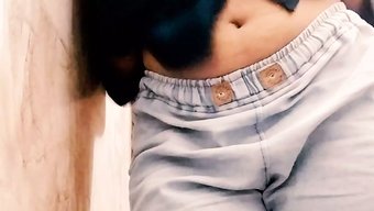 Duygusal Olgun Hint Kadını Kirli Konuşma Ve Popo Oyunundan Zevk Alıyor