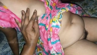 Hintli Genç Bakire Kızların Erkek Arkadaşıyla Ilk Cinsel Deneyimi, Oral Ve Ev Yapımı Creampie - Desi Tumpa