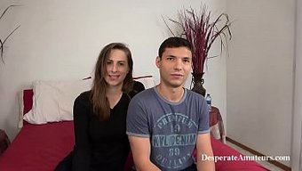 Beyaz Çiftin Tutkulu Seçme Oturumu