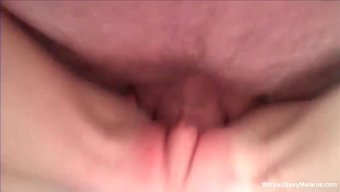 Evli Adam, Karısıyla Ve Onun Becerileriyle Harika Bir Seksin Tadını Çıkarıyor.