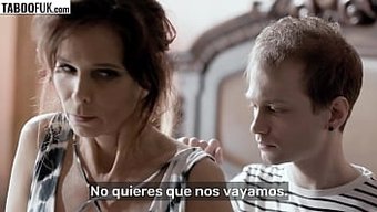 Syren De Mer'In Olgun Güzelliği Bu Kirli Üvey Anne Videosunda Parlıyor