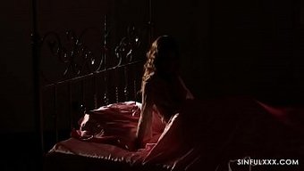 Duygusal Hizmetçi, Işvereniyle Tabu Zevklere Dalıyor